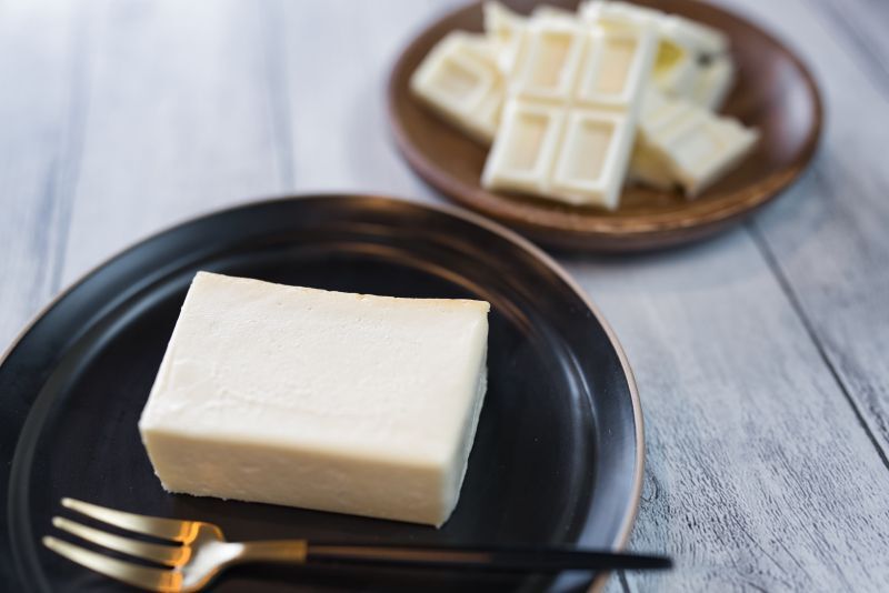 画像1: 北海道チーズテリーヌ＆ホワイトチョコチーズテリーヌ　２箱セット【送料無料】 (1)